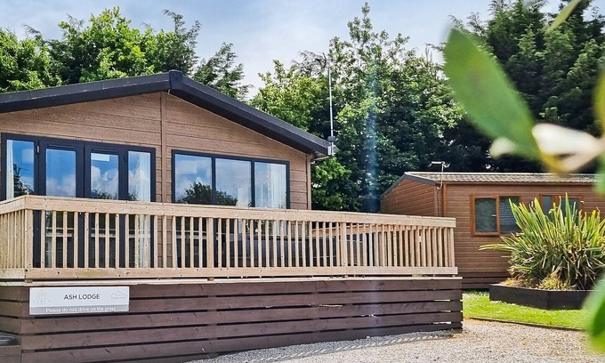 Little Weighton Cabin | 2 bedroom accommodation in Little Weighton, Nr Beverley