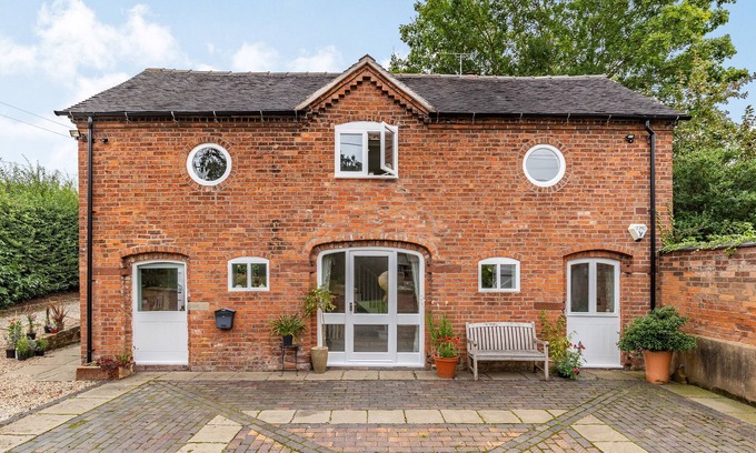 Crewe Cottage | 2 bedroom accommodation in Audlem, near Nantwich