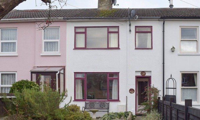 Harwich Cottage | 2 bedroom accommodation in Dovercourt, near Harwich