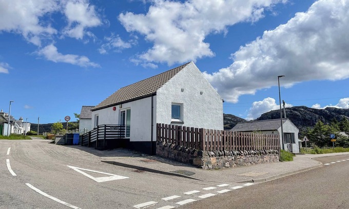 Badcall Cottage | 2 bedroom accommodation in Kinlochbervie, near Lochinver