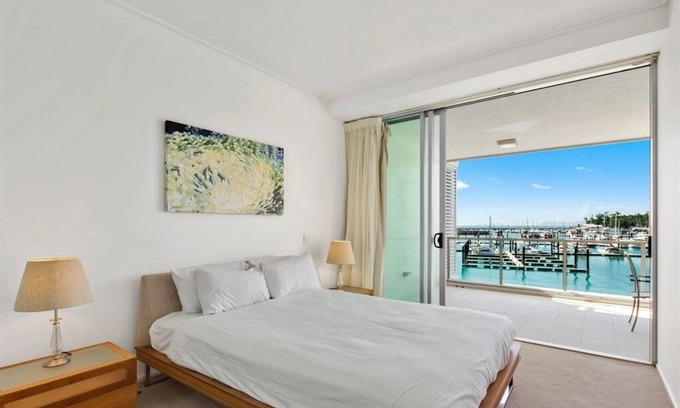 Airlie Beach Apartment | 2 Bedroom Apartment at the stunning Peninsula Airlie Beach