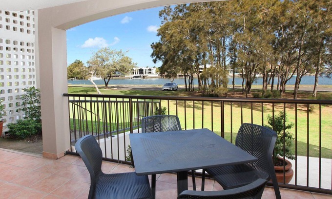 Mooloolaba Apartment | 2 Bedroom Apartment with pool and reverse Air conditioning