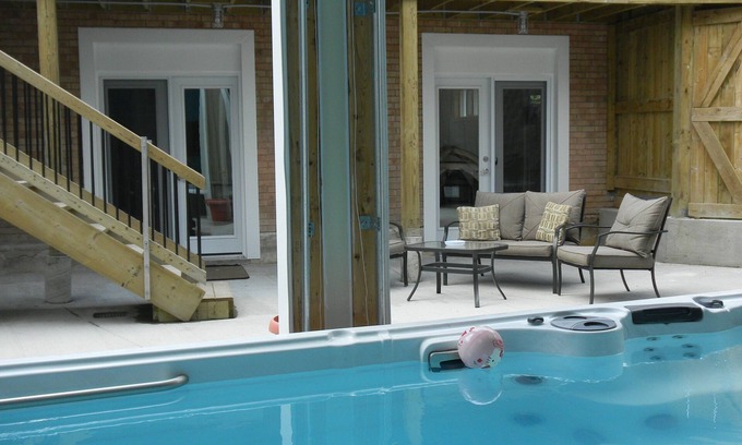 Kitchener Apartment | 2 Bedroom Apartment With Pool West Side