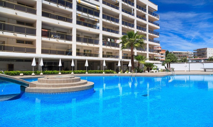 Salou City Centre Apartment | 2-Bedroom Apartment with air conditioning and Pool · UHC MICHELANGELO 238