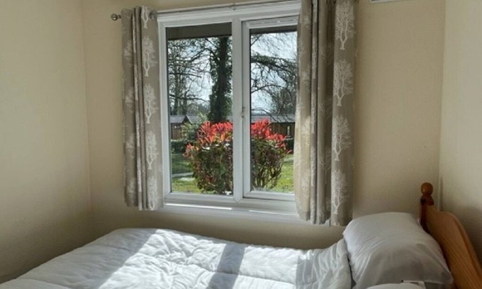 Saint Breward Cabin | 2 bedroom lodge in the grounds of Hengar Manor Holiday Park