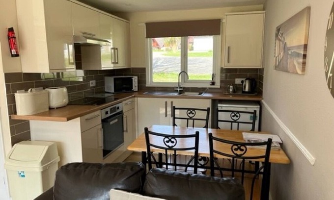 Saint Breward Cabin | 2 bedroom lodge in the grounds of Hengar Manor Holiday Park