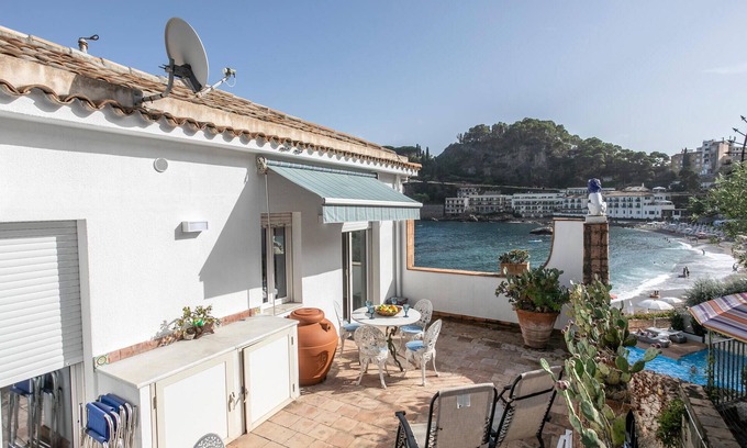 Mazzaro Apartment | 2 bedroom nice apartment in Taormina ME