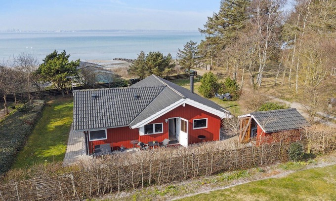 Skodshoved House | 2 bedroom stunning home in Knebel