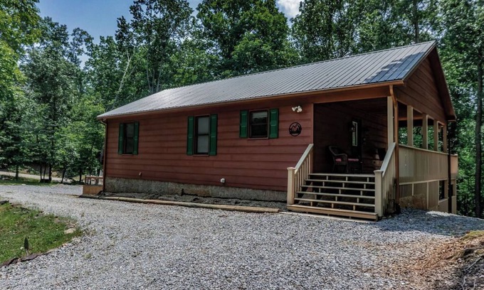 Eagle Mountain Cabin | 2 Bedrooms, 3 Baths with Hot Tub, WiFi, Fire Pit. Sleeps 8.