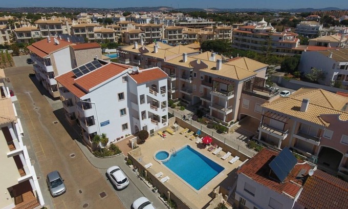 Olhos D'Agua Apartment | 2 bedrooms sleeps 4/6 Apartments Cabrita