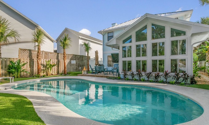 Atlantic Shores House | 2 Blocks to Beach w/Heated Pool & Putting Green