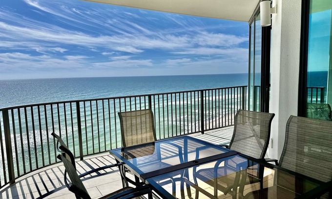 Ono Island Apartment | 2 BR/2.5 BA Condo on the 10th Floor! In Walking Distance to Flora Bama!