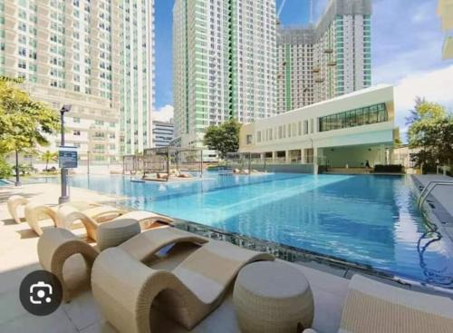 Lahug Apartment | 2 Br Unit, Avida Tower Riala by Villahermia