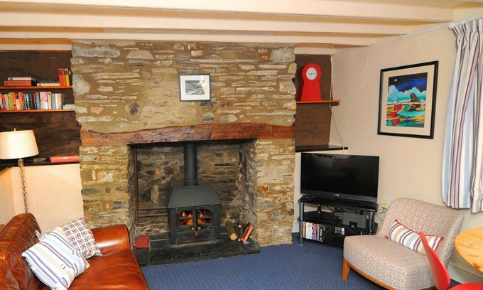Tan-y-groes Cottage | 2 Castle Hall, Llangrannog