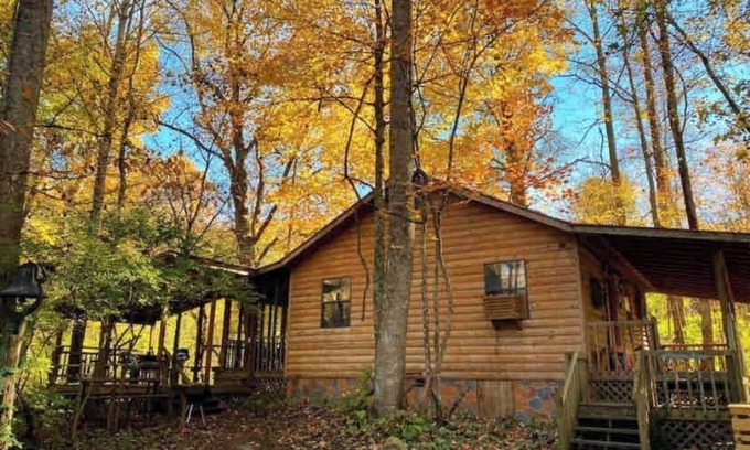 Rocky Grove Cabin | 2 Cozy Cabins Sleep 9, Great for Groups
