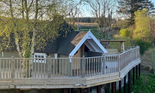 Pontsticill House | 2 - Floras Cabin- Romantic Escape - Unmissable View