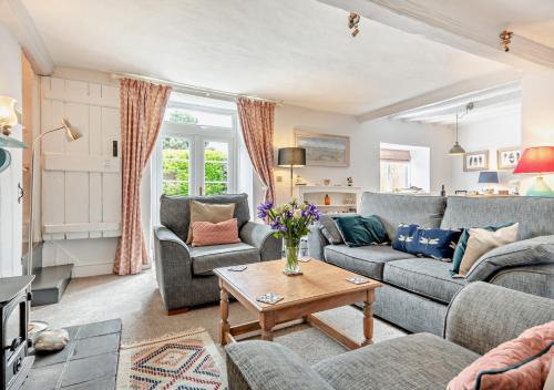 Weybourne House | 2 Hammond Square