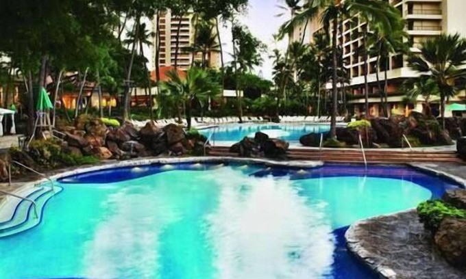 Waikiki Resort | 2 Hilton Grand Vacation Club Hawiaan Village Resort, Beachfront