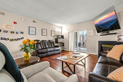 Pigeon Forge House | 2 King BRs Balcony Resort Amenities Free Tix