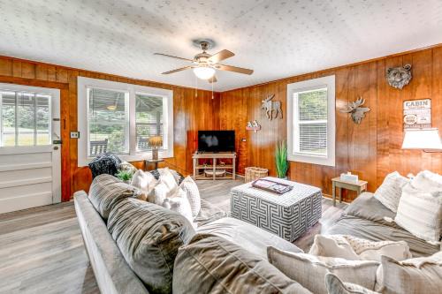 Cashiers House | 2 Mi to Ski Sapphire Pet-Friendly Cashiers Cabin