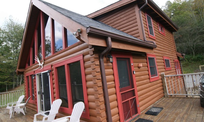 Slaty Fork House | 2 Miles to Snowshoe Secluded 3BR Log Cabin on 9 acres Hot Tub Waterfall WIFI
