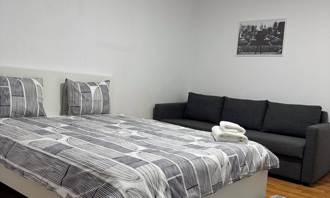 Sector 2 Condo | 2 minutes walk to national park. nPerfect apartment for a romantic get away.
