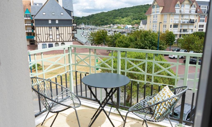 Port Guillaume Apartment | 2 pièces Port Cabourg - 2 à 4 personnes - 34 m2 - Balcon - Vue Port - Exclusif Booking !