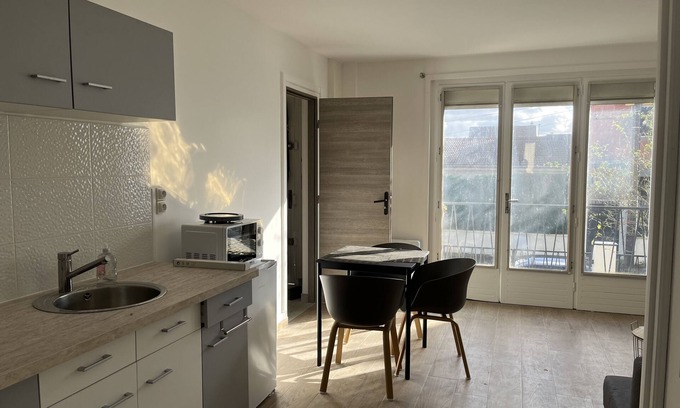 Dugny Apartment | 2 Pièces Tout Confort Proche Aéroport Charles de Gaulle Le Bourget Villepinte
