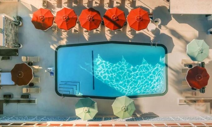 Palm Springs Hotel | 2 Retro-Chic Rooms w/Balcony | Near Downtown Palm Springs – Just 2 Miles Away!