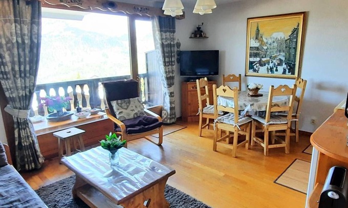 Crest-Voland Apartment | 2-Room Mezzanine Apartment for 6, Near Slopes & Shops, Parking, Pet Friendly