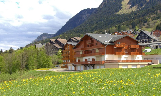 Thollon-les-Memises Apartment | 2 rooms, large terrace, parking, high-speed wifi