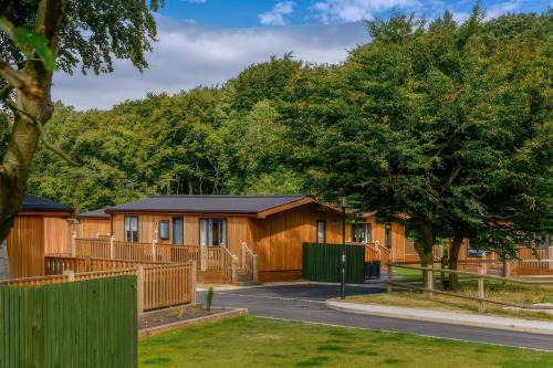 Saddleworth House | 2 Sugar Loaf Lodge