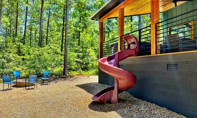 Broken Bow Cabin | 2 Suites & Bunks | Hot Tub, Firepit & Lounge Pool