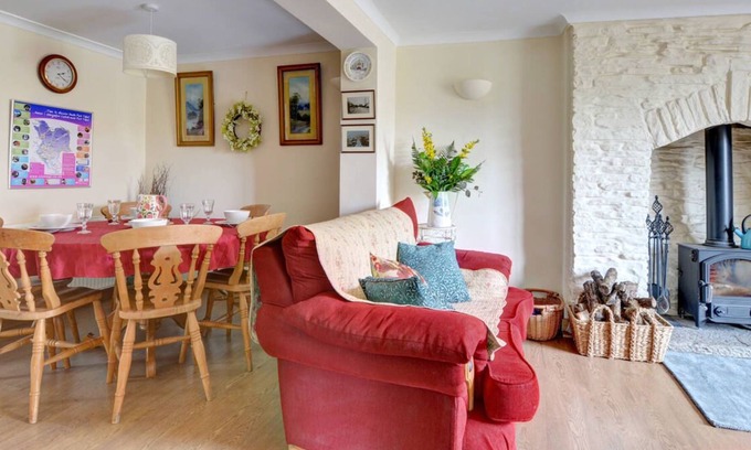 Margam House | 2 Tan-yr-Eglwys in the beautiful Swansea