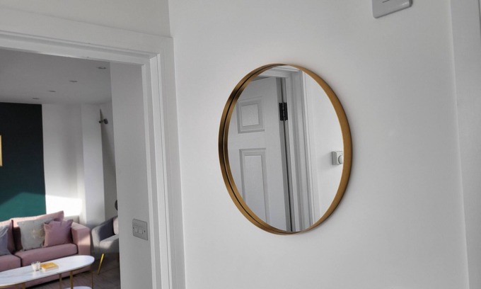 Tooting Apartment | 20 Minutes to central London. Stylish 2 bed apartment with skyline views