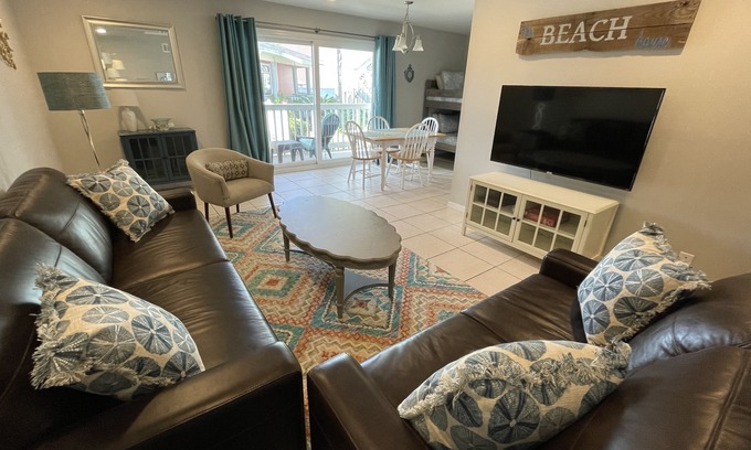 Pensacola Beach Condo | 20% OFF Most Wkly Rentals - Avail July 4 week and Blue Angels