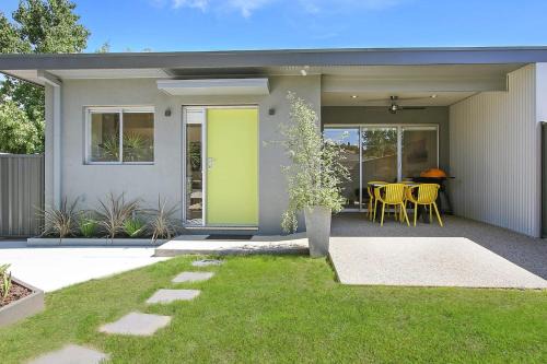 Myrtleford House | 20 on Rayner