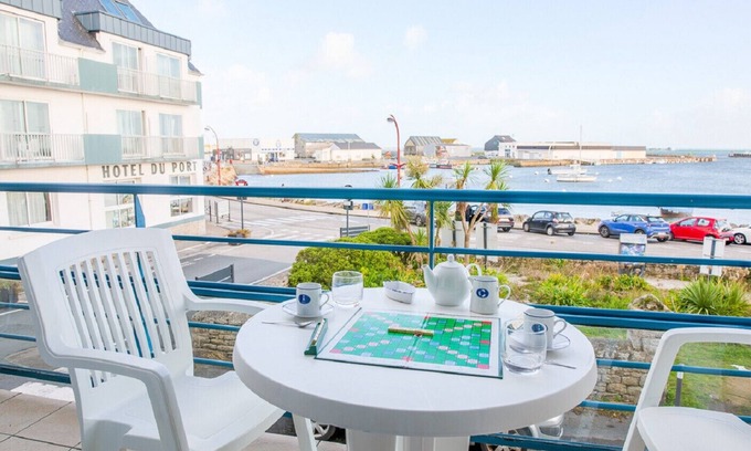 Plobannalec-Lesconil Apartment | 200m from the beach, seaview flat for 2