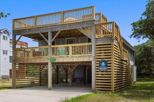 Duck House | 2010 - Just Ducky