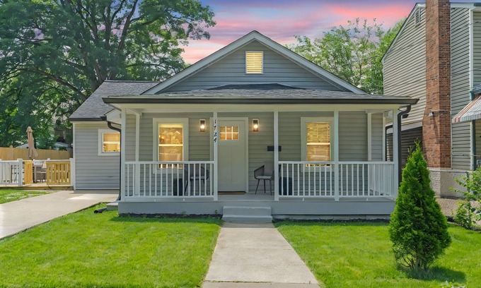 Nauck House | 2025 Full Renovation - Charming 4BR Bungalow Home