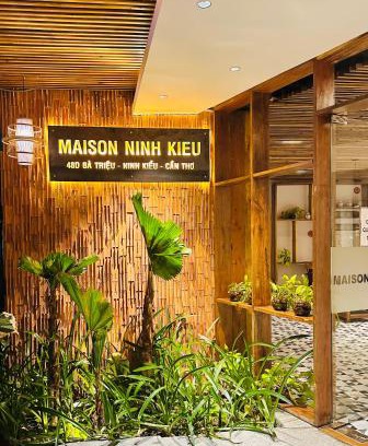 Ninh Kieu Apartment | 202MSNK Luxe Studio w Balcony & Kitchen