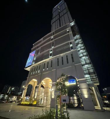 Downtown George Town Hotel | 22 Macalisterz by ALV