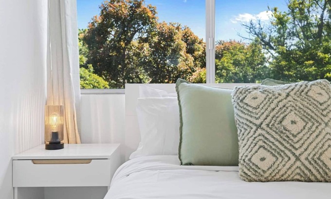 Subiaco Apartment | 22 Superb Subiaco Apt for Couples parkng