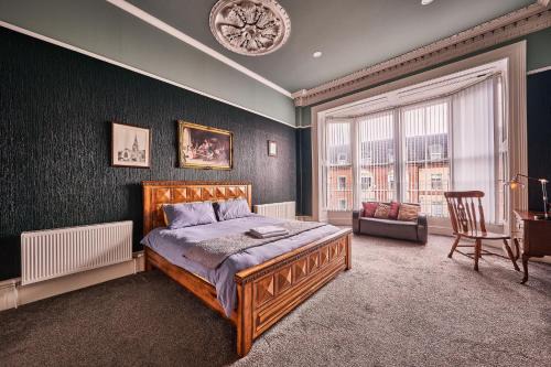 Londonderry House | 22 The Square