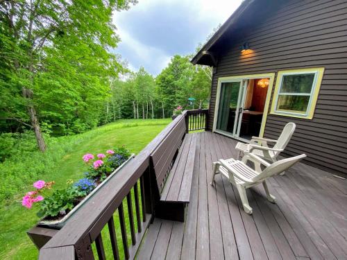 Franconia House | 23SR Traditional Austrian Chalet at the base of Cannon Ski Area in Franconia Notch