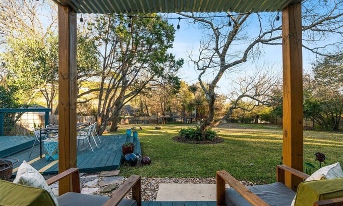 Scenic View West Condo | 2b1b Hidden Oasis in the Hills - Close to Downtown