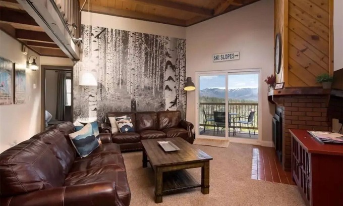 Wildernest Condo | 2bd/ba + Loft Condo with mountain view, trails, clubhouse with pool & hot tubs!