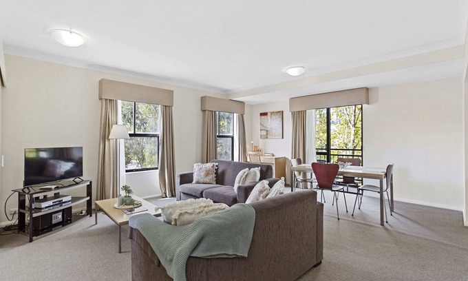 Northbridge Apartment | 2BDR 1BTH - Central James St Apartment