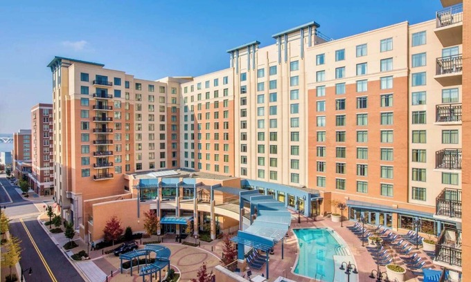 Potomac West Condo | 2BR/2BA Oxon Hill Apartment 4 Beds