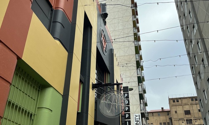 Adelaide Central Business District Apartment | 2BR city center nsurrounded with cafes, restaurants, shops, tourist site.